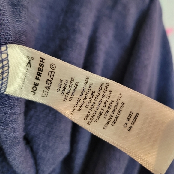 Joe Fresh Blue Sweater size Medium long sleeves - Picture 6 of 6